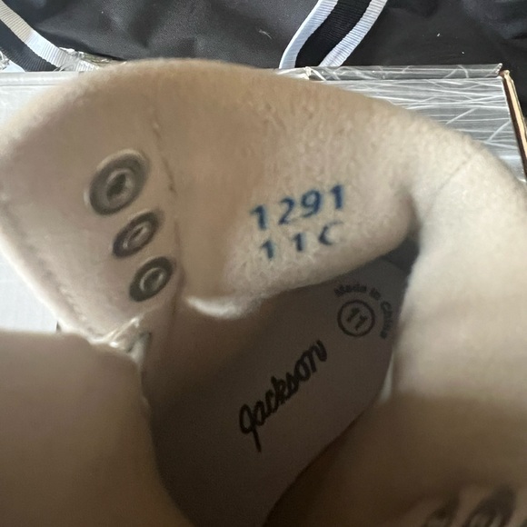 Jackson Girls' Mystique Figure
Skates Size 11 - Picture 5 of 6